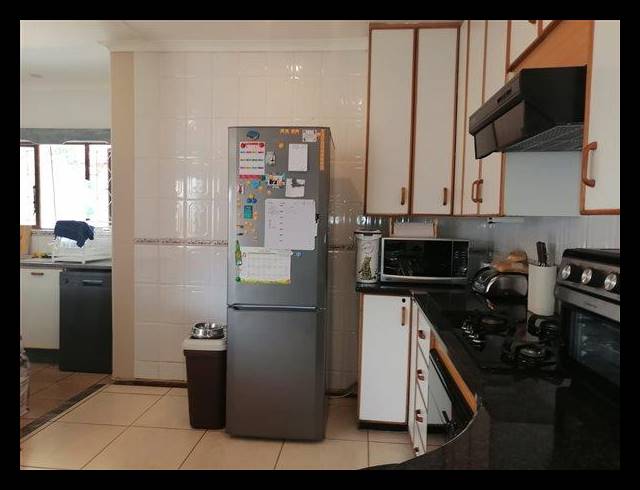 4 BEDROOM HOUSE FOR SALE IN VELD EN VLEI